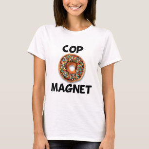 警察官の磁石 Tシャツ