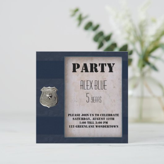 警察官をイメージした青い5歳の誕生日 招待状 (スタンド正面)