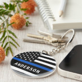 警察官名パーソナライズされたThin Blue Line キーホルダー (正面右)