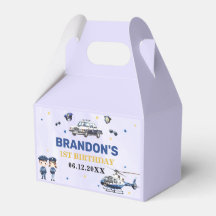 警察少年1歳の誕生日パーティー