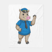 警察帽を被って警察官のように威張る フリースブランケット (正面)