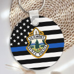 警察署カスタムロゴ法執行部 キーホルダー<br><div class="desc">薄いブルーライン警察部キーチェーン – 警察旗の色、黒と青モダンのデザインのアメリカ国旗。部カスタマイズ署のロゴと警察官名でパーソナライズ。この法パーソナライズされた執行キーチェーンは、警察署や法執行役員、プロモーションアイディア、または警察官への贈り物に最適である。COPYRIGHT © 2020 Judy Burrows,  Black Dog Art - All Rights Reserved.警察部カスタムロゴ法執行キーチェーン</div>