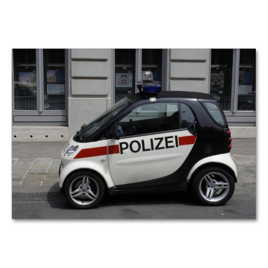 警察車頭が切れるウィーン・オーストリア テーブルナンバー (正面)