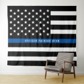 警察 薄い青い線 アメリカ国旗 モノグラム タペストリー (インサイチュ(横))