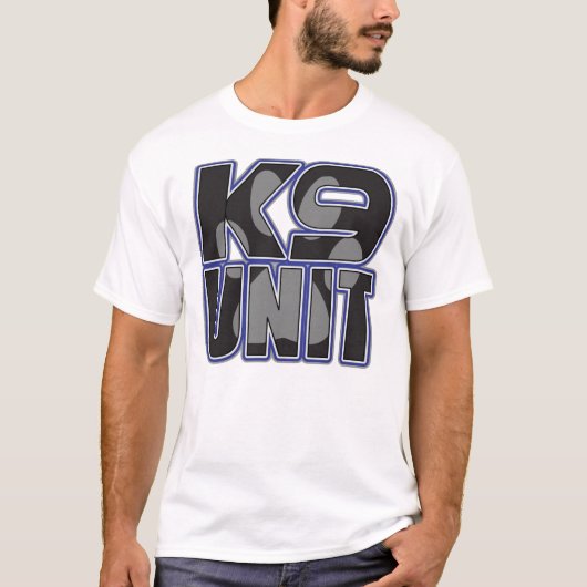 警察K9の単位の足のプリント Tシャツ (正面)