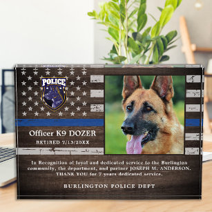 警察K9犬法執行役員退職 表彰盾
