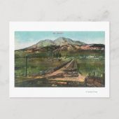 谷とシャスタ山の空中景色 ポストカード (正面)