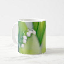 谷のスケッチのユリ