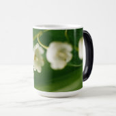 谷の白いユリ(Convallaria majalis) モーフィングマグカップ (正面右)