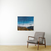 谷の秋の山と霧 タペストリー (インサイチュ(横))