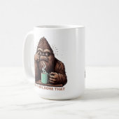豆あそこで、行った – Bigfootおもしろいデザイン コーヒーマグカップ (正面左)