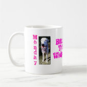 豆のコーヒー・マグ11のoz。 月曜日か金曜日 コーヒーマグカップ (左)