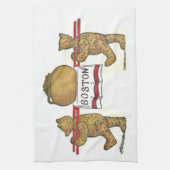 豆のポットを運んでいるヴィンテージのテディー・ベア キッチンタオル (縦)