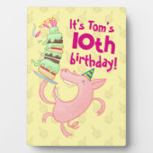 豚おもしろいの名前と年齢の誕生日パーティーケーキアニメ フォトプラーク (正面)