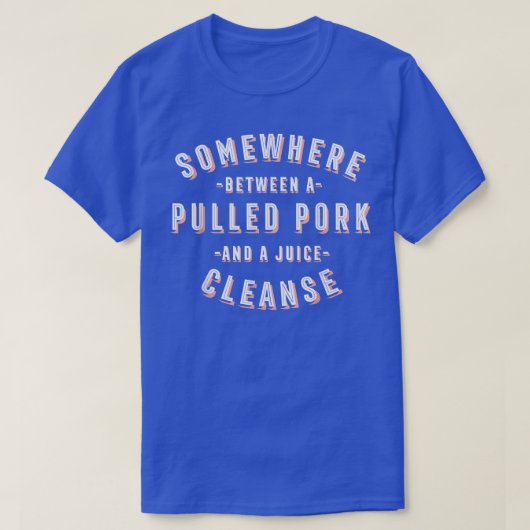 豚おもしろい肉とジュースを引いてバーベキューベグを洗う Tシャツ (デザイン正面)