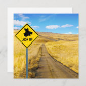 豚がカードを飛ばしてくれるように目を上げる ノートカード (正面/裏面)