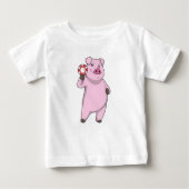 豚のトランプのポーカーとトランプのポーカーチップ ベビーTシャツ (正面)