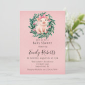 豚の女の子の赤ちゃんのシャワーのための水彩の花輪 招待状 (スタンド正面)