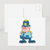豚の警察官。警察のユニフォームと帽子を着用 ポストカード (正面/裏面)