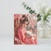 豚の〔占星術の〕十二宮図アート中国のを持つ女の子 ポストカード (スタンド正面)