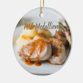 豚メダリオンテンダーロインにジャガイモと豆を添えた セラミックオーナメント (左)
