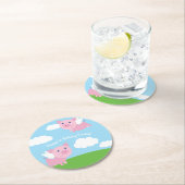 豚飛んでいる誕生日パーティーキッズ ラウンドペーパーコースター (インサイチュ)