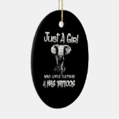 象が好きでタトゥーを入れた少女 セラミックオーナメント (右)