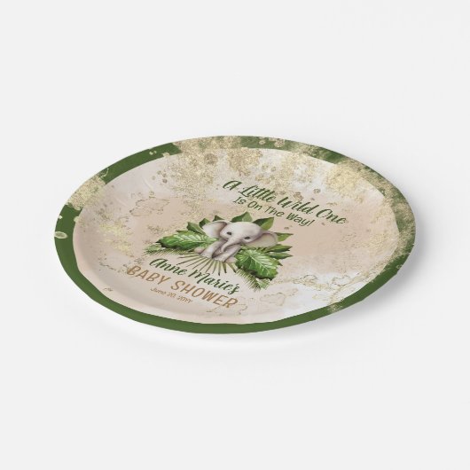 象の小さな野生の人が赤ちゃんシャワーの途中にある ペーパープレート (アングル)