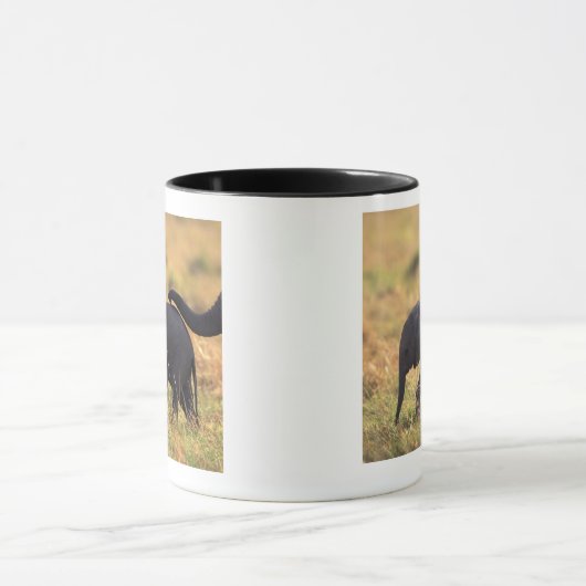 象の感動させる子孫、ケニヤのトランク、 マグカップ (中央)