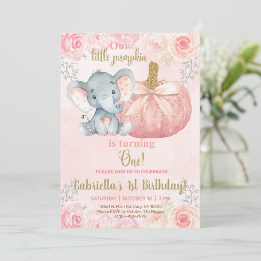 象の甘い小さなカボチャ1歳の誕生日招待状。 招待状 (スタンド正面)