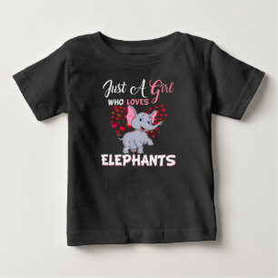 象の贈り物が大好きな女の子 ベビーTシャツ