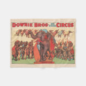 象を女性とトレーナーと一緒に演奏。 フリースブランケット (正面(横))