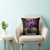 象を愛しているだけの女の子 クッション (椅子)