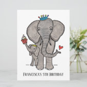 象パーソナライズされた象とベビー誕生日招待状 (スタンド正面)