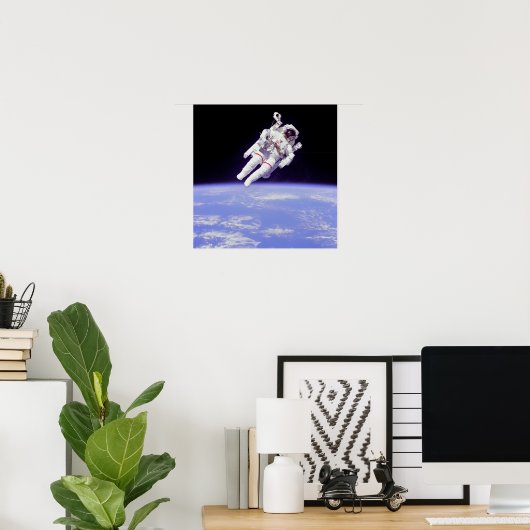 象徴的な宇宙空間が地球を越えて ポスター (ホームオフィス)