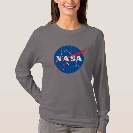象徴的なNASA女性のL/S Tシャツ（ダークサイドグレー） Tシャツ (正面)