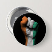 象牙海岸の旗が付いている上げられたくいしばられた握りこぶし 缶バッジ (正面&裏面)