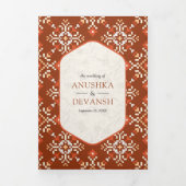 象牙色とオレンジのボーダー インドの結婚式 オールインワン 三つ折り招待状 (カバー)