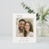 象牙色のサージグリーンの写真付き結婚式の事前案内カード (スタンド正面)