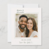 象牙色のサージグリーンの写真付き結婚式の事前案内カード (正面)