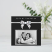 豪華なシルバー 25周年 結婚記念日 フォト 招待状 (スタンド正面)