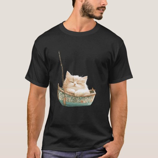 豪華なボートにいるリラックスした猫の動物アート Tシャツ (正面)
