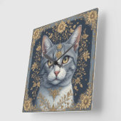 豪華な花柄の金色の装飾が施された威厳ある猫 スクエア壁時計 (傾斜)