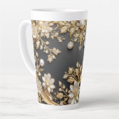豪華な金の花のフレーム カフェラテマグ (左アングル)