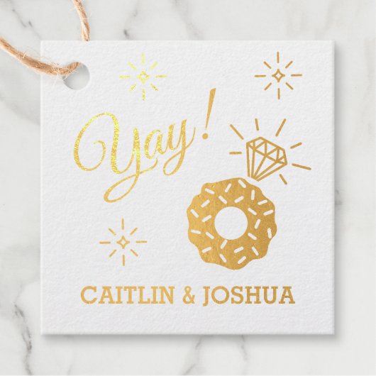 豪華な金箔ドーナツエンゲージメントリングが輝く フェイバータグ (正面)