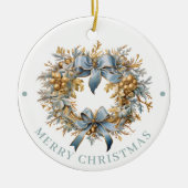 豪華な青と金のリース メリークリスマス セラミックオーナメント (正面)
