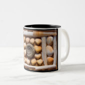 貝および化石 ツートーンマグカップ (正面右)