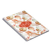 貝及びカニパターン|モノグラムが付いている珊瑚 ノートブック (右側)