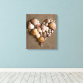 貝殻で作ったバレンタインハート キャンバスプリント (インサイチュ (ウッドフロア))