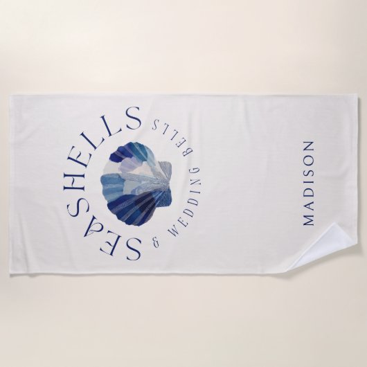 貝殻とウェディングベルのハッピーウェディングパーティ ビーチタオル (正面)
